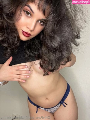 littlemisskimmy - My foot isn't the only part of me that's lucky!🍀