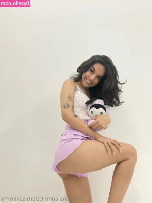 littlemisskimmy - like this post if u think i’m hot 💘💘💘