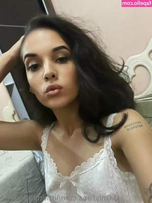 littlemisskimmy - What would you like to see me wear? 🖤