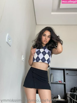 littlemisskimmy - Quieres que te saque la lengua