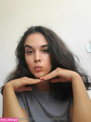 littlemisskimmy - What up