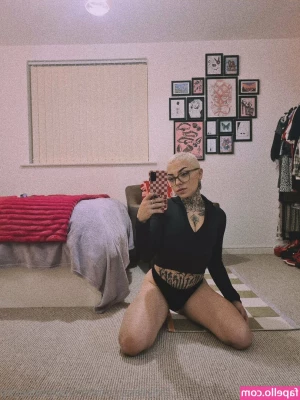 ohshannonsucks - working for you on fresh pics    kisses chrissi