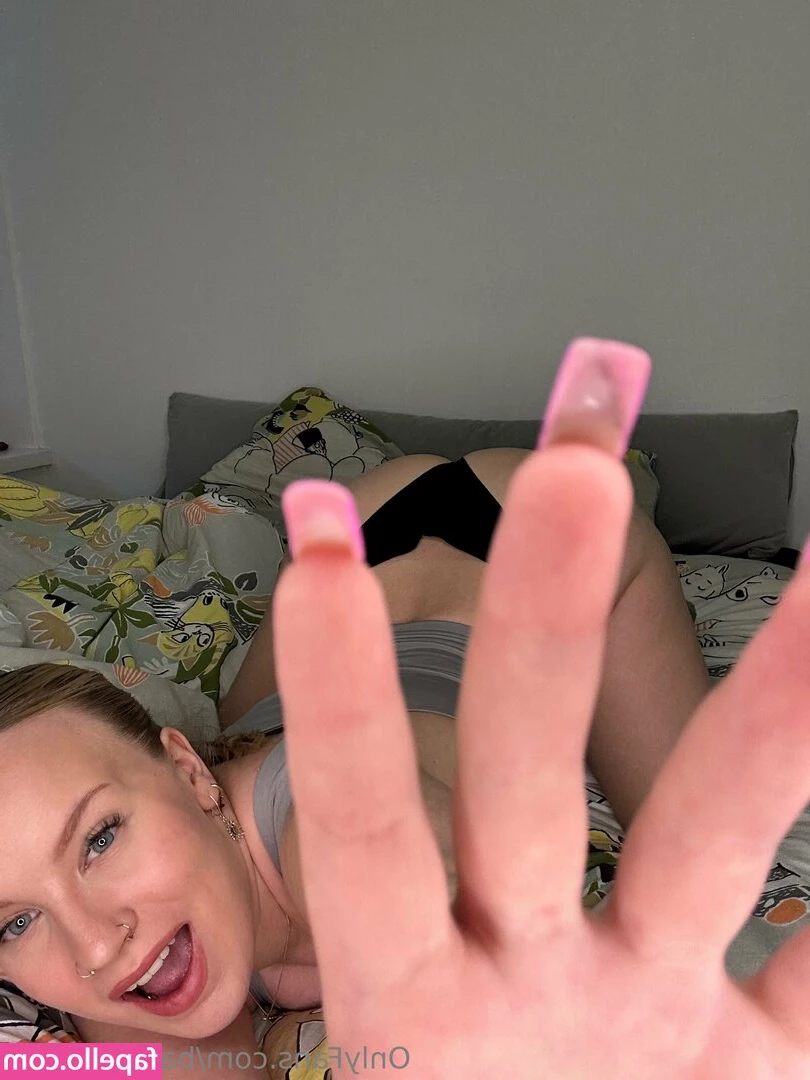 baddienenna - 🌀Gender Transformation Encouragement🌀 Your girlfriend is tired
