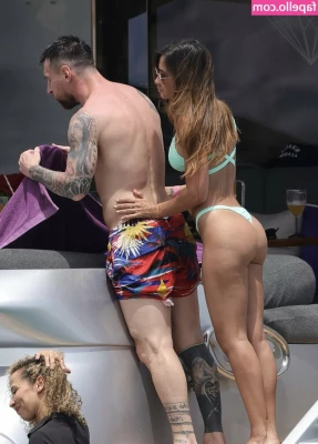 Antonella Roccuzzo [ antonella-roccuzzo ] - Bonito Lunes