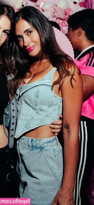 Antonella Roccuzzo [ antonella-roccuzzo ] - If I allowed you to do anything to me what would you do? 🤭