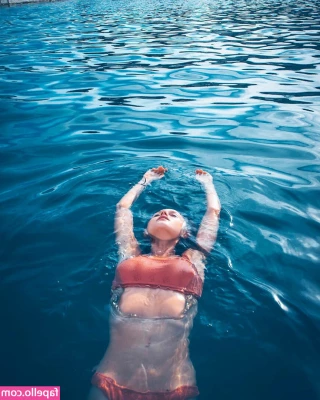 Isabelle Cornish [ isabelle-cornish ] - More  self  modeling pics I took before the New Year  This was a