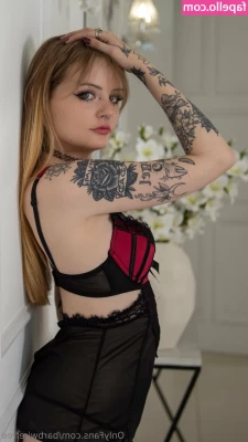 barbwirefree - GORGEOUS QUEEN  ofeliya_chris OPEN HER PAGE NOW  YOU HAVE A CHANCE TO