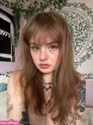 barbwirefree - I'll pet your cock next 🍆😉