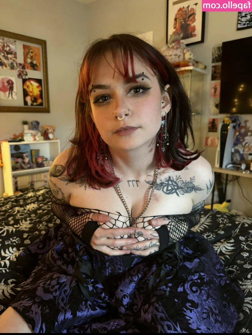 Pumpknprincess - how low can i go    come find out
