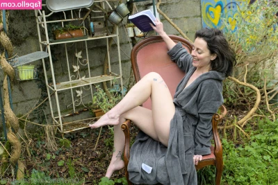 sdh.pr0d [ sdh-pr0d ] - Bee   nice and spread honey