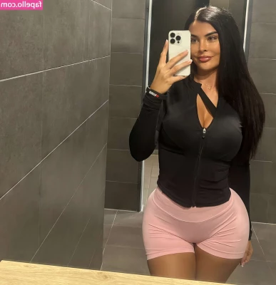 Lisa Del Piero [ lisa-del-piero ] - I fw women just as easily