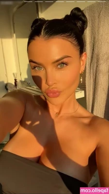 Lisa Del Piero [ lisa-del-piero ] - Today I did a photoshoot on a tropical private island   do you think