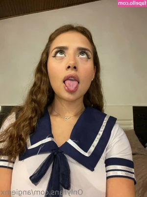 Nina_Mon [ nina-mon ] - Tip $5 receive 10 pussy pics Tip $10 receive $50 pic & video