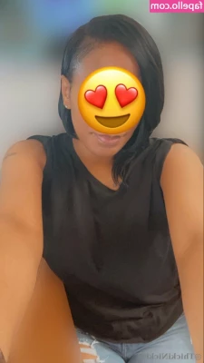 thickinicki01 - U want me to bend over for you daddy? 😈