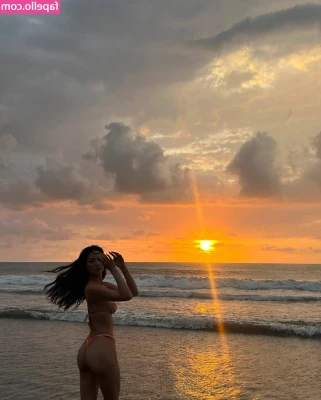 Kathryynn - Bending over for easy access 🥵 Kinda wishing you were here with me