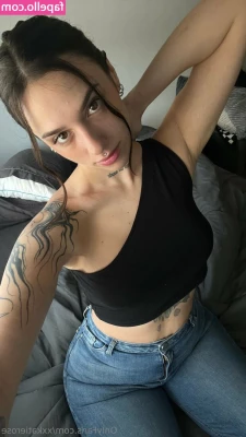 Xxkatierose - 🏥IM THE THEOAT GOAT 🏥 SO ITS ONLY RIGHT I SHOW MY FRIENDS