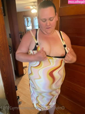 sexymommy20151 - okay I know i’m absolutely covered in fur but when I rolled outta