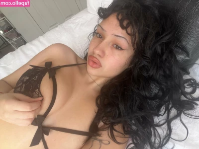 Icureduu - Preview: "Expensive, leggy findom."   I know you can't resist me,