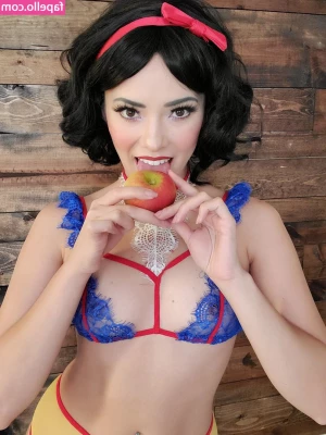 Joanie Brosas [ joanie-brosas ] - Sloppy tit job  I spit all over my breasts giving a tit job to my
