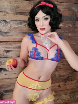 Joanie Brosas [ joanie-brosas ] - "Will" gets the  bicep and armpit worship session of his life.