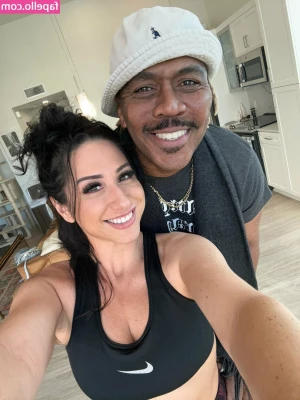 Vanessa Blake [ vanessa-blake ] - Here's some pics I know you'll love 💋