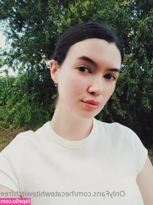 hecatewhitewitchfree - This was a straight guy who took a break from golfing with his Bros
