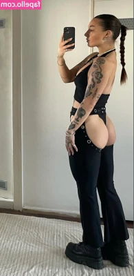 xoxokatielynn - My VIP OF @embersnow is on 30% off sale all weekend! Subscribe right