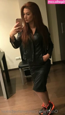 emmietinker - Big ass and deep throat      cream in my pussy and wine on my tits   