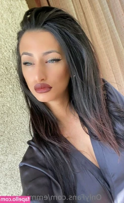 emmietinker - Doing your make up baby  you look really fucked up
