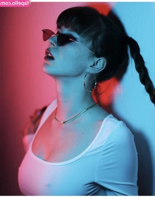 Sophie Nöther [ sophie-nther ] - Hey luvs - it s been hectic  but I m baaack
