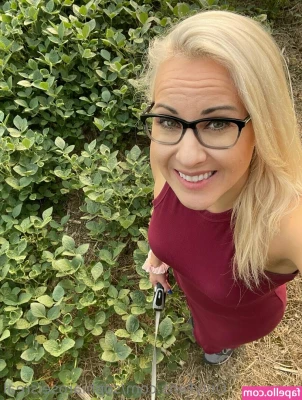 sophiaroseisreal - White seem to go pretty well with my skin tone don t you agree