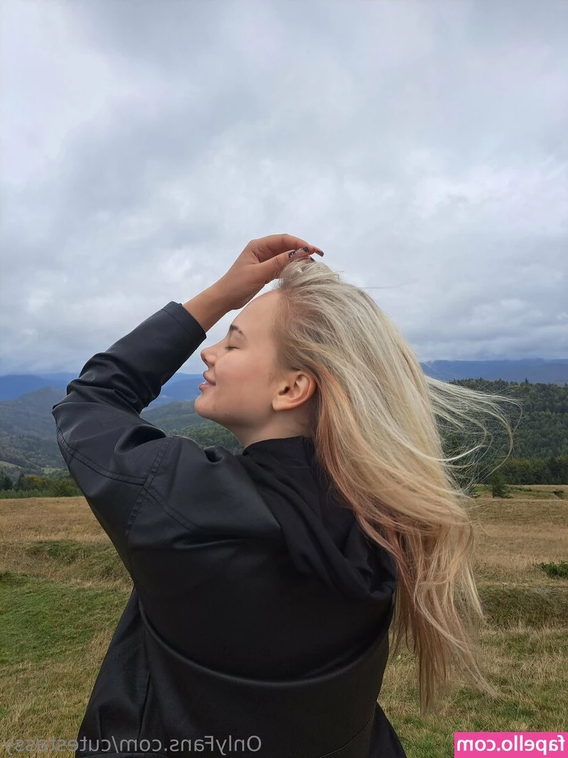 cutestassy - He brokes my ass   Who want the full video