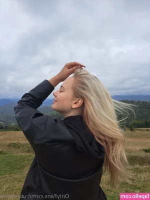 cutestassy - He brokes my ass   Who want the full video