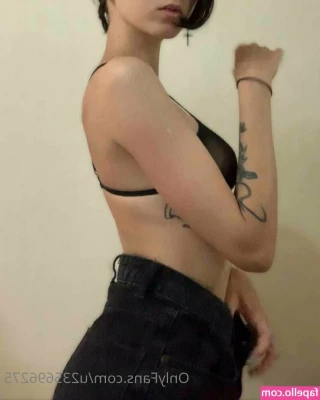 lily_shine [ lily-shine ] - Complete me Mistr3at me Want you to be bad    Complicated X- rated I