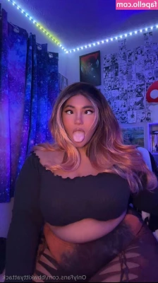 bbwkittyattack - Big belly on blues jeans