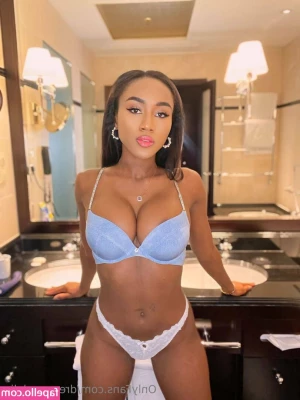 dreamy_dalia [ dreamy-dalia ] - It s Milf Monday  Don t forget to bend over your favorite milf today
