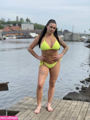 lurelene91free - 19 cm dildo broke my tight pussy