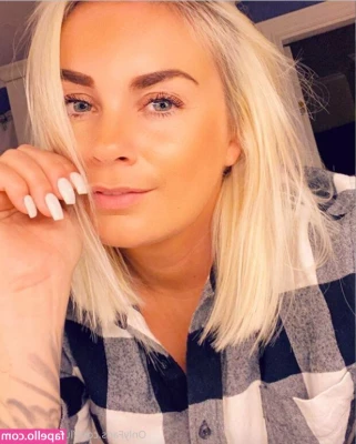 lurelene91free - Put a leash on me and make me your bitch!
