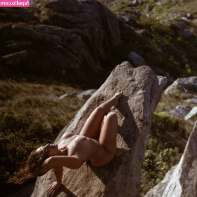 Thaieny Kenis [ thaieny-kenis ] - Wanna see pink?😈 sending to ReBillers in 5💋