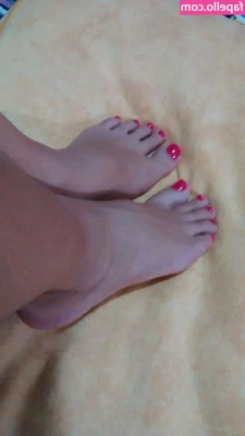 Prii_feet [ prii-feet ] - Check your inbox for a little booty spanking video feat  the