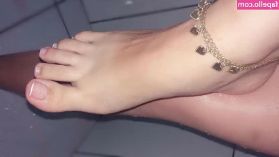 Prii_feet [ prii-feet ] - Fit from the concert I went to Friday night  Who wanna get dicked
