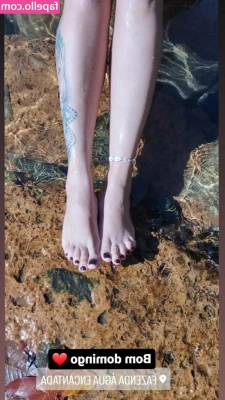Prii_feet [ prii-feet ] - Mind if I sit on your dick? 😘
