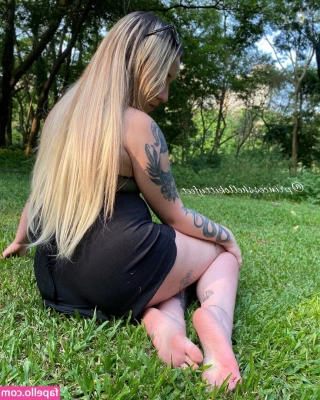 Prii_feet [ prii-feet ] - Also  my wishlist with Throne has now been approved so if anyone gets