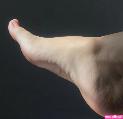 Prii_feet [ prii-feet ] - Is this considered a CREAMPIE? 🍦🤤🤤👅 Just made kitty way