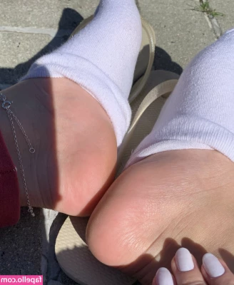 Prii_feet [ prii-feet ] - Feliz fin de semana amores pajilleros míos 😘😘