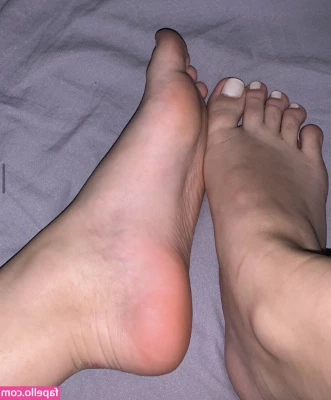 Prii_feet [ prii-feet ] - Time for some Sunday funday babes.
