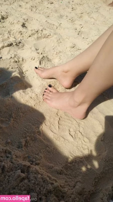 Prii_feet [ prii-feet ] - Anyone wanna come show me a fun time