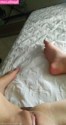 Prii_feet [ prii-feet ] - Goodnight please don t be shy to ask for pics or customs