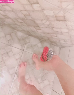 Prii_feet [ prii-feet ] - hi baby