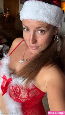 Cecilia Sopeña [ cecilia-sopena-1 ] - A little tanning booth fun!!! Happy hump day!!!😈😈😈
